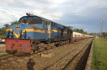 Tanzania-mwanza-train.jpg